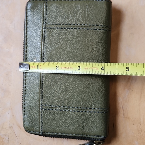 Fossil Green Zip Leather Wallet Wristlet - Picture 9 of 12